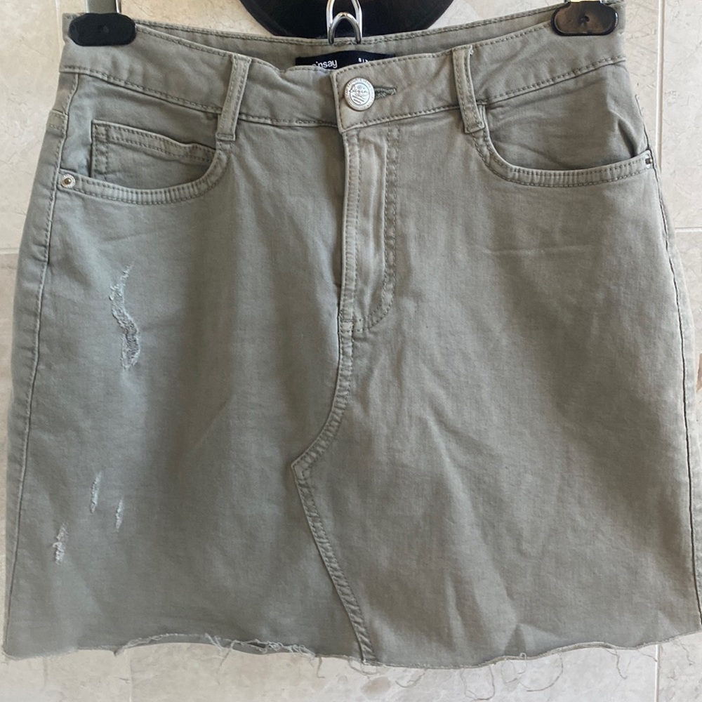 Sinsay XS Light green frayed hem skirt